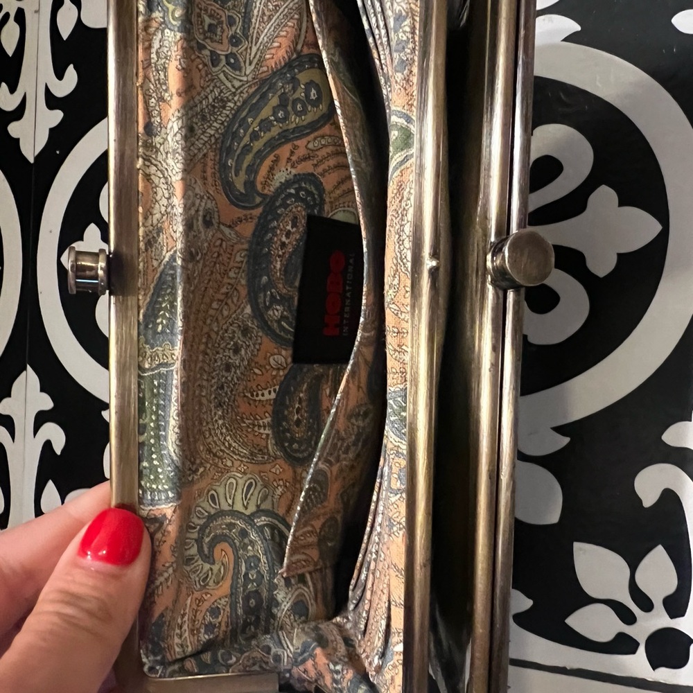 Hobo Lauren Clutch Wallet - image 4